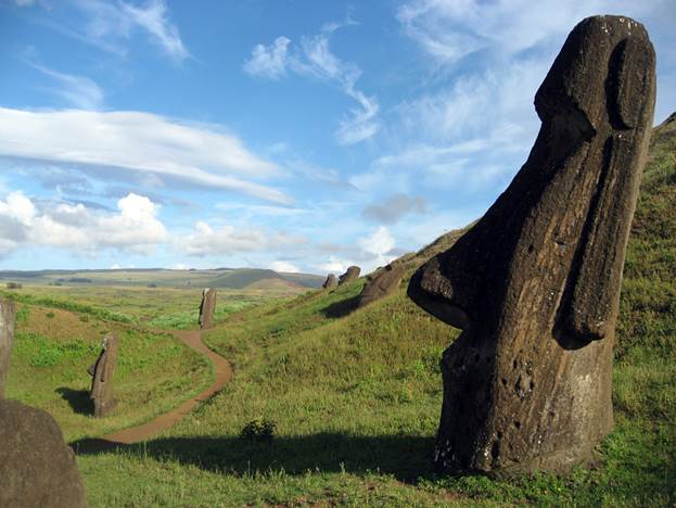 https://www.easterisland.travel/images/media/images/archaeology/rano-raraku-moai-statues-3.jpg