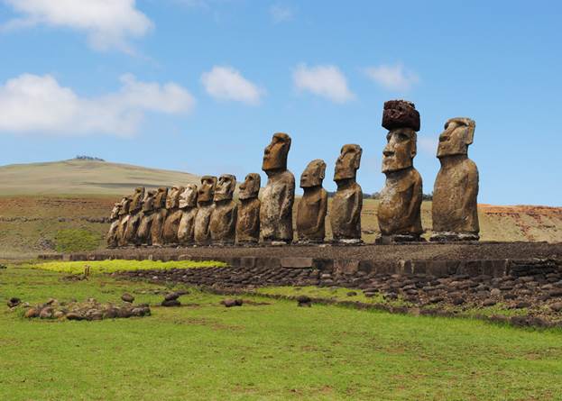 https://www.easterisland.travel/images/media/images/archaeology/tongariki-15-moai-statues.jpg